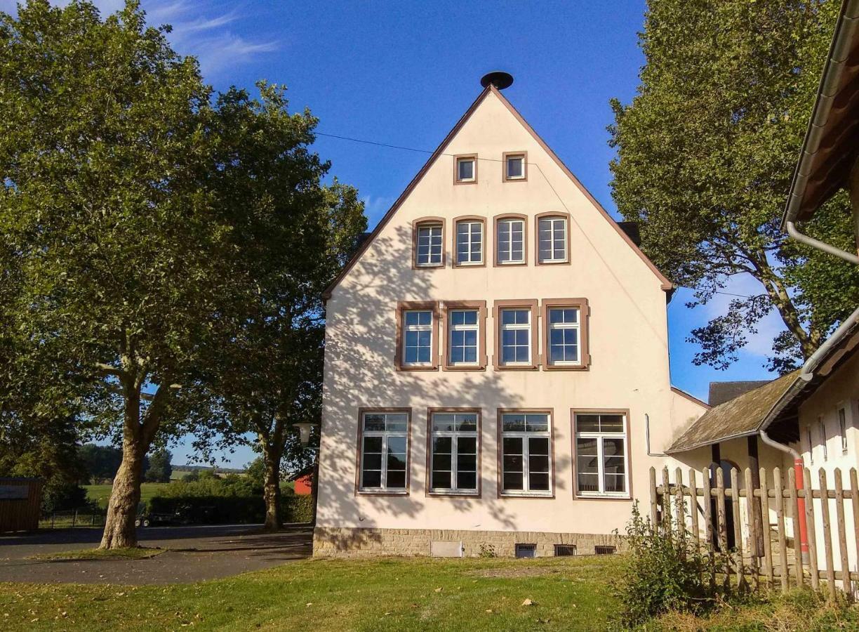 Alte Schule Gaestehaus - The Principal'S Rooms Appartment Bitburg Luaran gambar