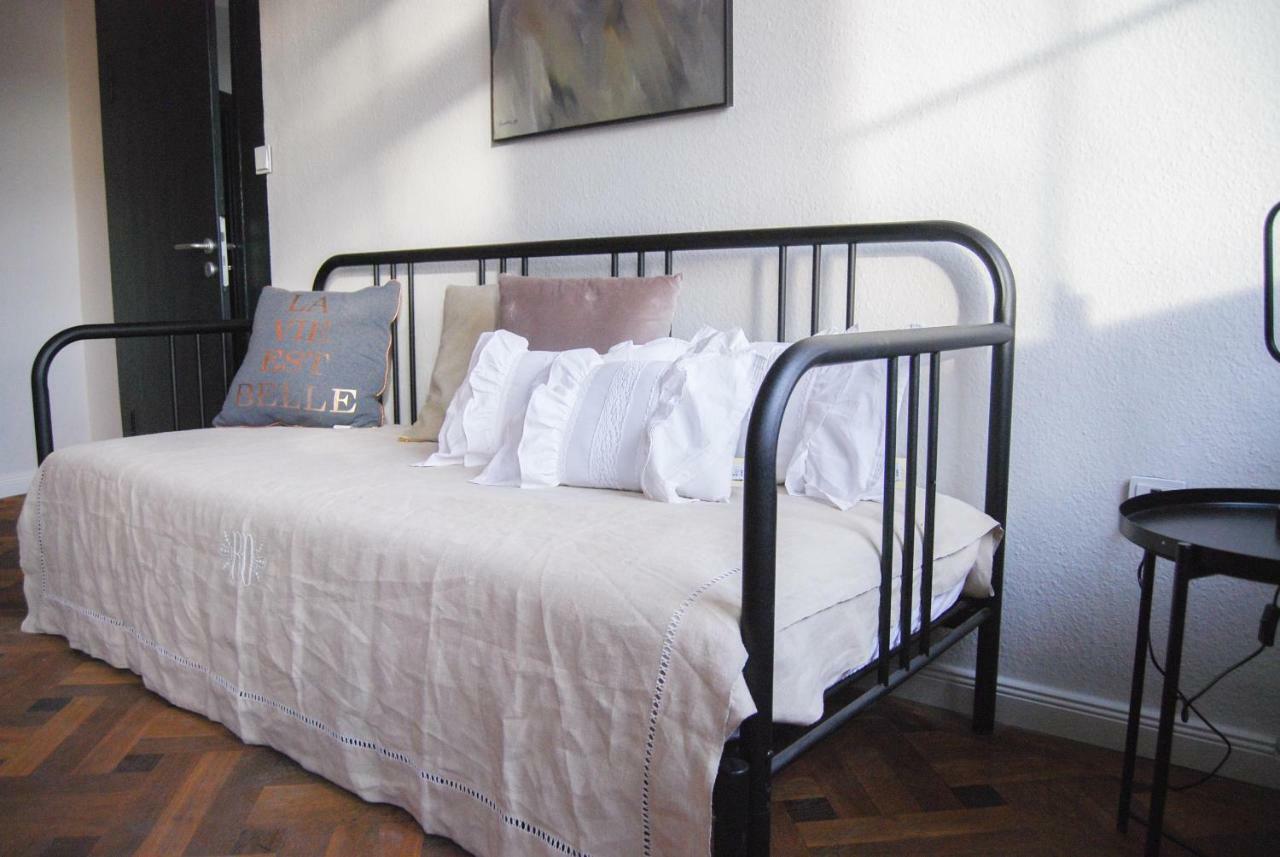 Alte Schule Gaestehaus - The Principal'S Rooms Appartment Bitburg Luaran gambar